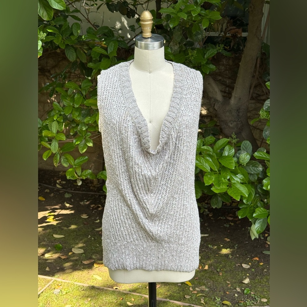 St. John shimmering knit sweater vest - size S